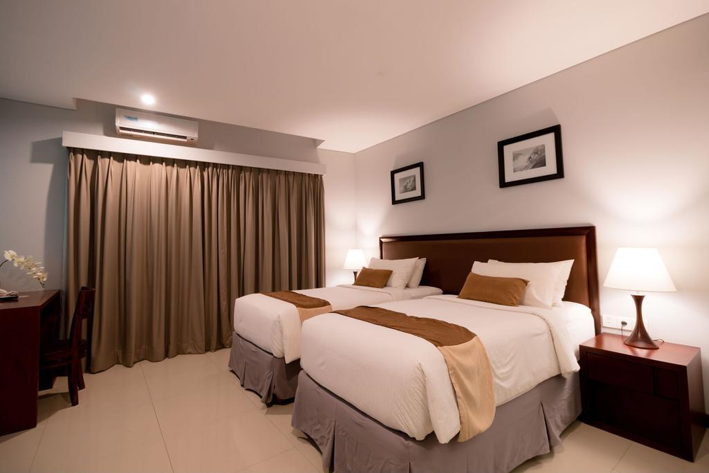 Kutabex Beachfront Hotel Kuta Lombok Zimmer foto