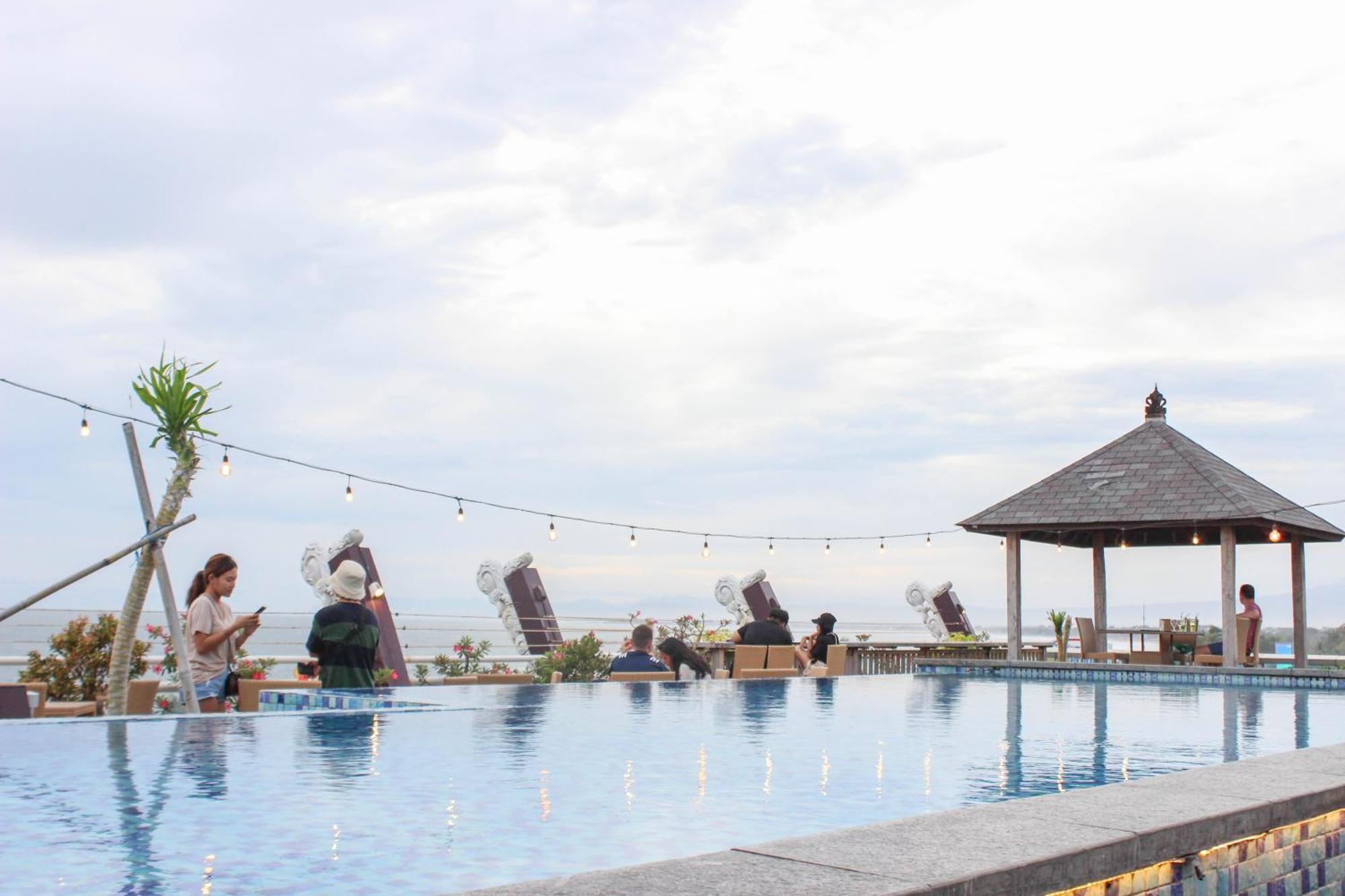 Kutabex Beachfront Hotel Kuta Lombok Exterior foto