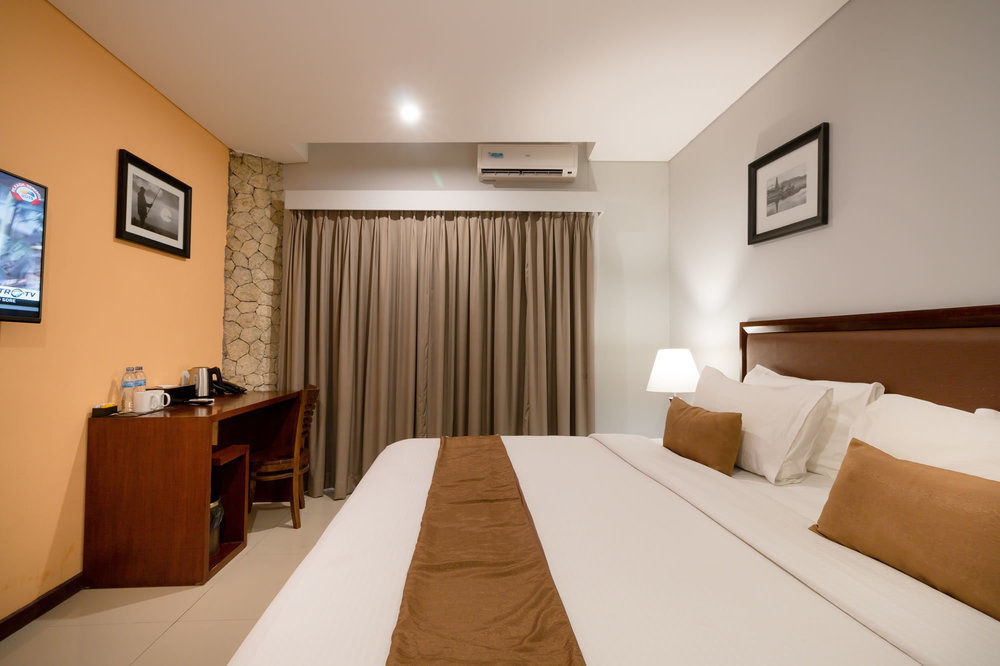 Kutabex Beachfront Hotel Kuta Lombok Exterior foto